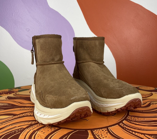 UGG Insulated Boots Men’s 6.5 Chestnut Suede Waterproof